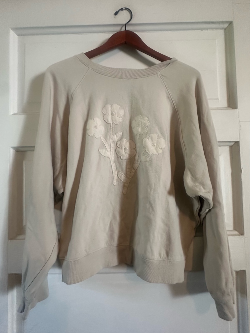 Old Navy Cream Floral Appliqué Crewneck Sweatshirt XL